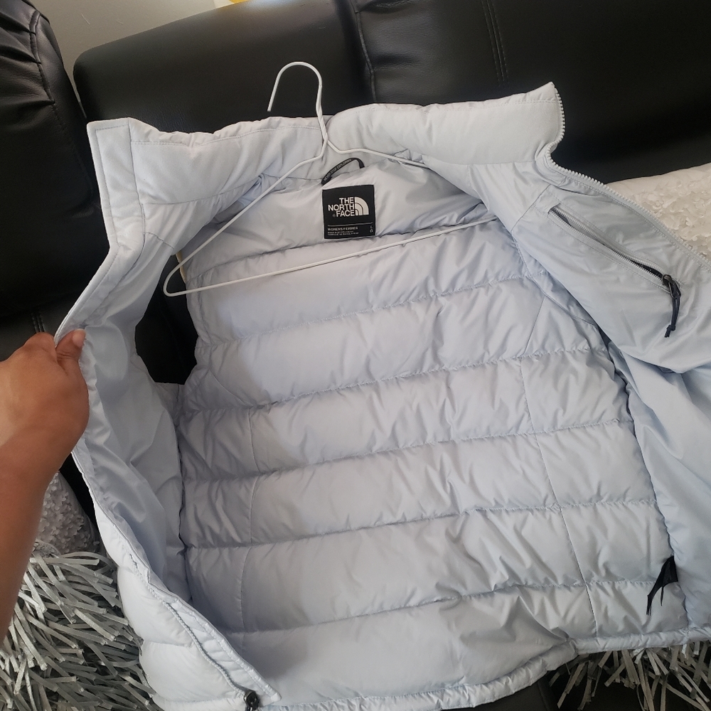 Northface  vest large new!